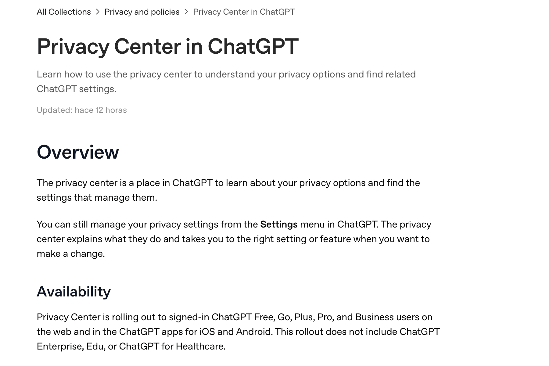 Captura de la ficha de ayuda «Privacy Center in ChatGPT» del Centro de Ayuda de OpenAI, con la miga de pan «All Collections › Privacy and policies», la marca «Updated: hace 12 horas», el apartado «Overview» y el arranque de «Availability», donde se enumeran los planes Free, Go, Plus, Pro y Business