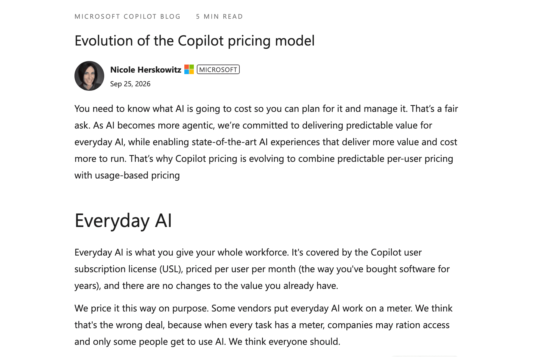 Captura del Microsoft Copilot Blog sobre fondo blanco, con el rótulo «MICROSOFT COPILOT BLOG», el titular «Evolution of the Copilot pricing model», la firma de Nicole Herskowitz junto a una insignia «MICROSOFT» y la fecha «Sep 25, 2026», el párrafo de entrada y el comienzo del apartado «Everyday AI»